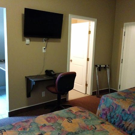 Bonnyville Hotel エクステリア 写真