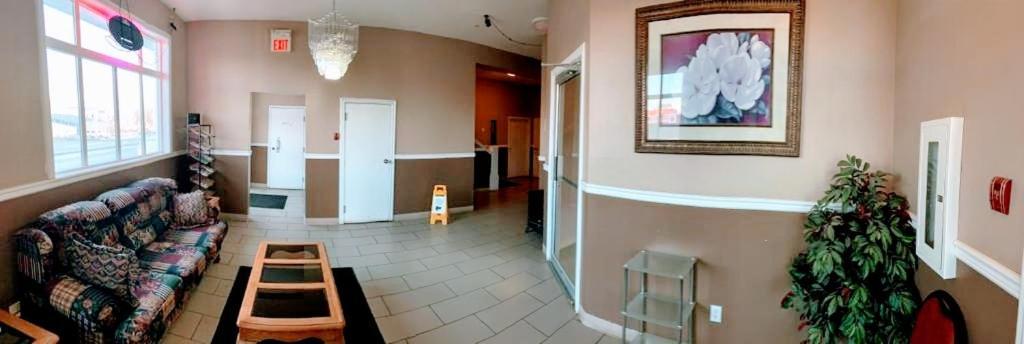 Bonnyville Hotel エクステリア 写真